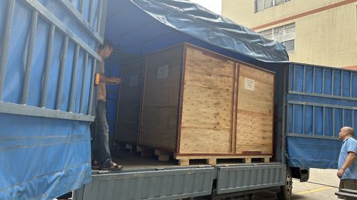 أحدث أخبار الشركة عن 2 مجموعة من قفازات PCL مخصصة آلة التعبئة الطويلة يتم إرسالها للعملاء