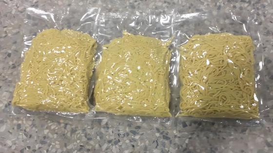 Good price آلة تغليف الوسائد من الفولاذ المقاوم للصدأ للغذاء والخضروات الانترنت