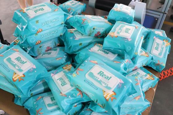 Good price آلة تعبئة المناديل الرطبة متعددة الوظائف مناسبة لمواد وتحويلات تغليف مختلفة تضمن المرونة الانترنت