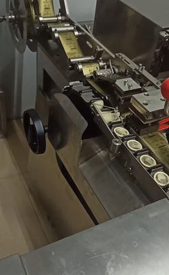 2.5KW آلة التعبئة التلقائية الكاملة المطاط الطبيعي اللاتكس الكمي الواقي الذكري